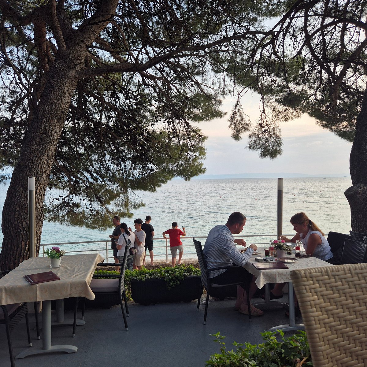 Restaurant S04