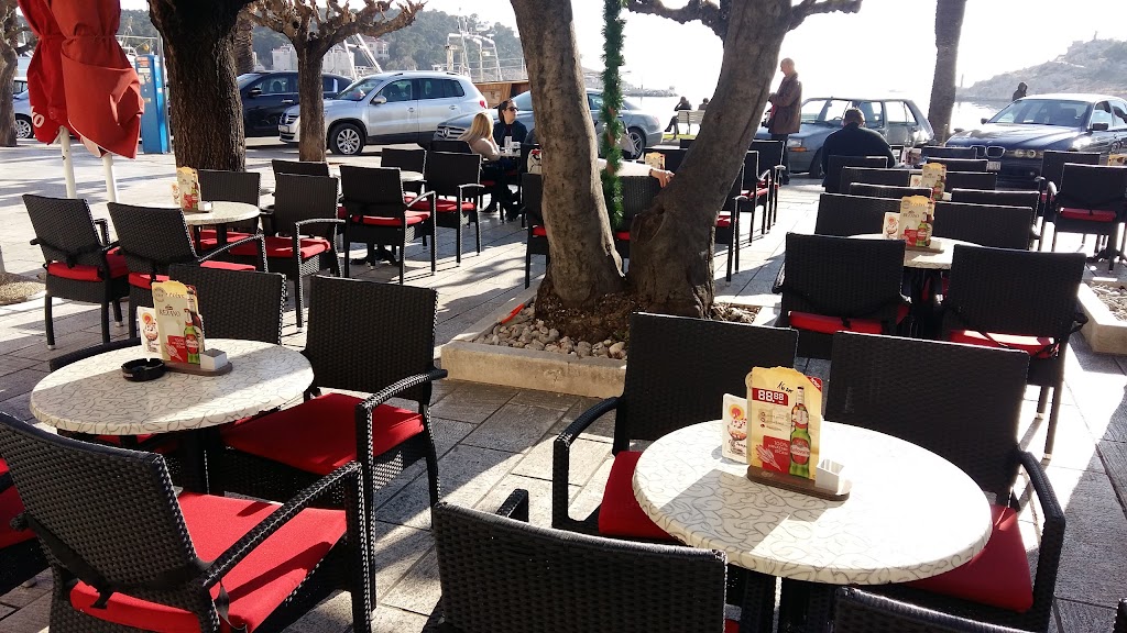 Cafe TEMPET